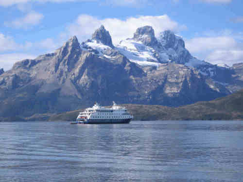 Cruceros_Australis